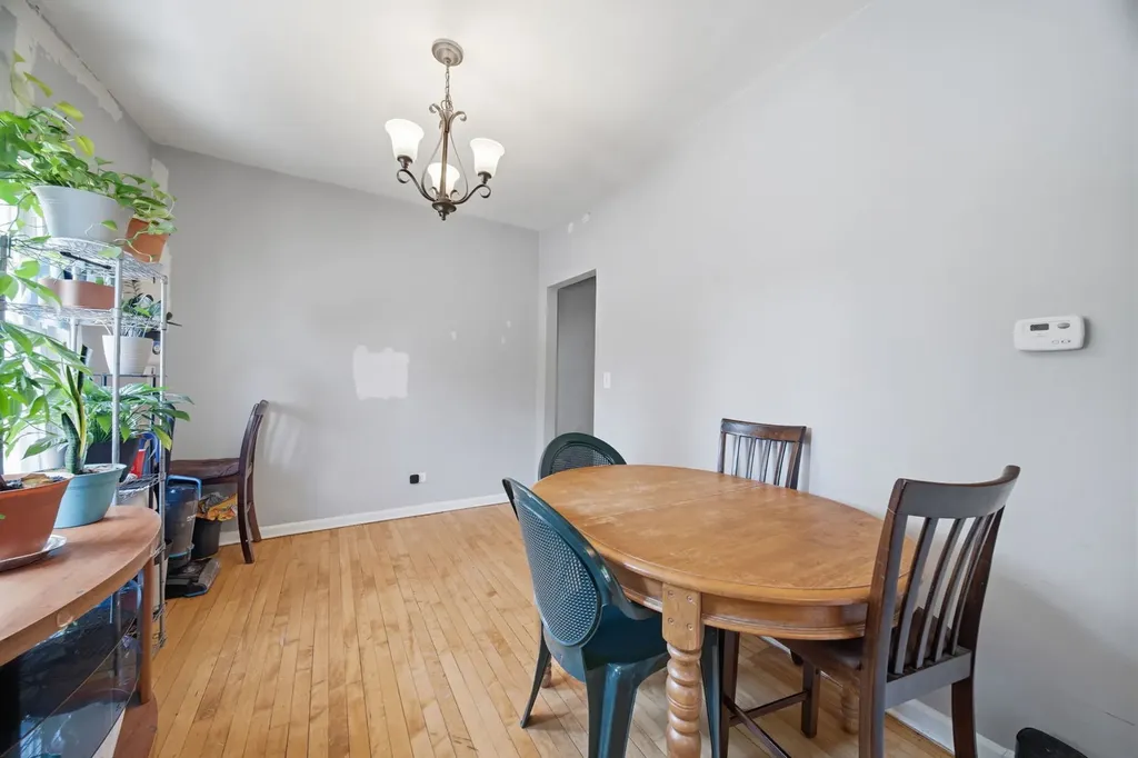 12124 South Edbrooke Avenue Chicago IL 60628