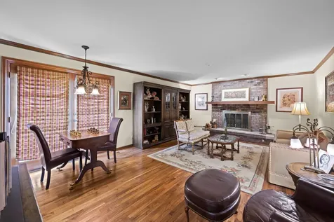 4211 Ridgeland Lane Northbrook IL 60062