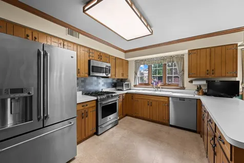 4211 Ridgeland Lane Northbrook IL 60062