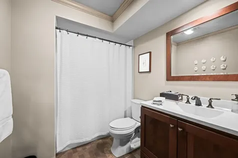 4211 Ridgeland Lane Northbrook IL 60062