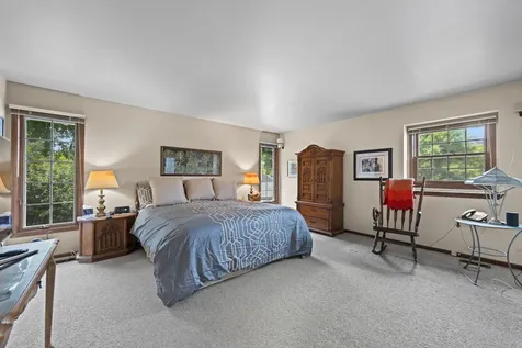 4211 Ridgeland Lane Northbrook IL 60062