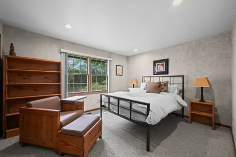 4211 Ridgeland Lane Northbrook IL 60062