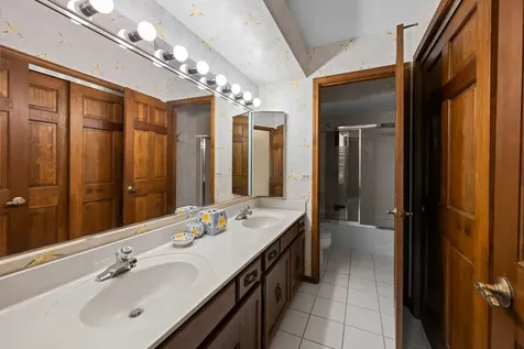 4211 Ridgeland Lane Northbrook IL 60062