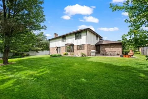 4211 Ridgeland Lane Northbrook IL 60062