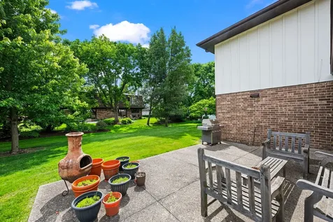 4211 Ridgeland Lane Northbrook IL 60062