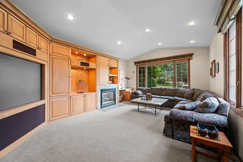 4211 Ridgeland Lane Northbrook IL 60062