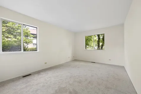 1575 Stonehill Court Wheaton IL 60189