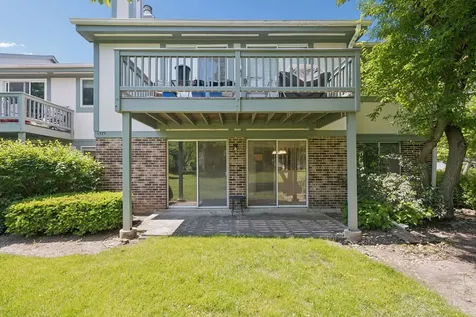 1575 Stonehill Court Wheaton IL 60189