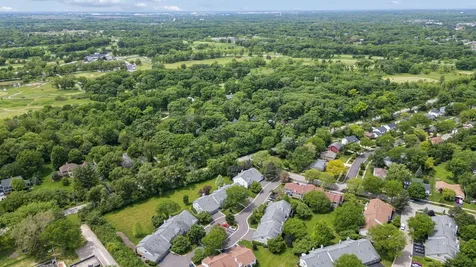 1575 Stonehill Court Wheaton IL 60189