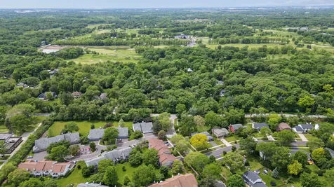1575 Stonehill Court Wheaton IL 60189