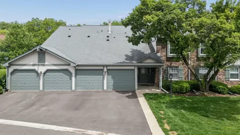 1575 Stonehill Court Wheaton IL 60189