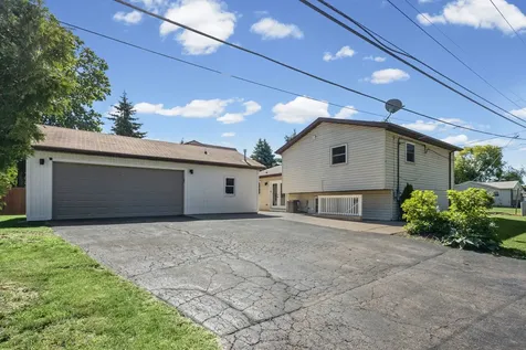 2948 Argonne Drive North Chicago IL 60064