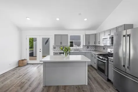 2948 Argonne Drive North Chicago IL 60064
