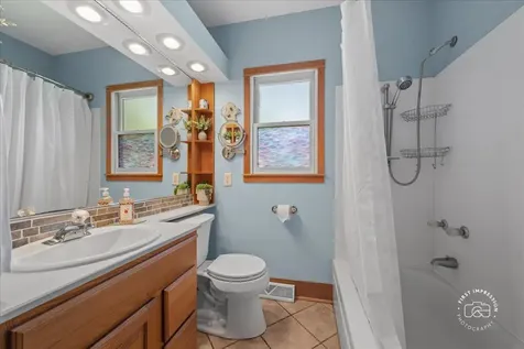 211 Walnut Avenue St. Charles IL 60174