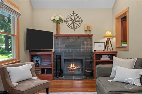 211 Walnut Avenue St. Charles IL 60174