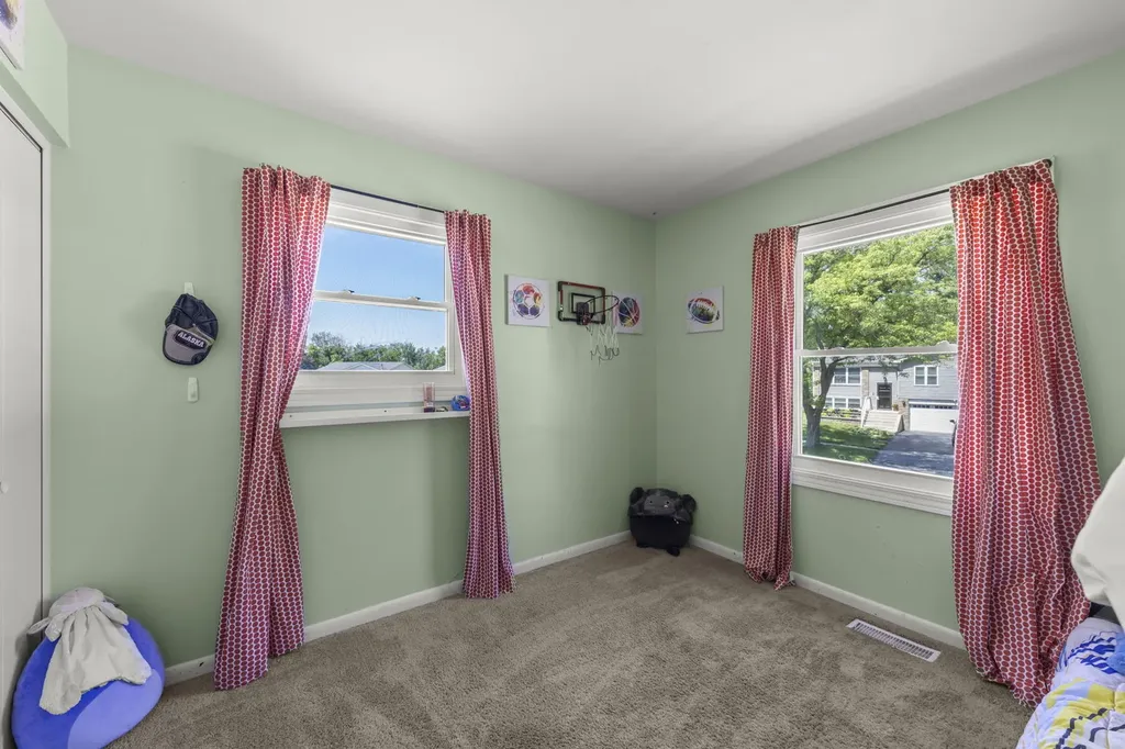3005 Scenicwood Lane Woodridge IL 60517