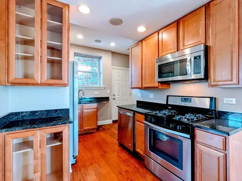 6146 North Ravenswood Avenue Chicago IL 60660