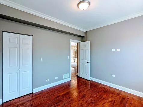 6146 North Ravenswood Avenue Chicago IL 60660