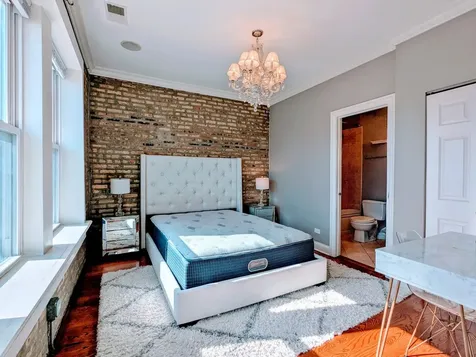 6146 North Ravenswood Avenue Chicago IL 60660