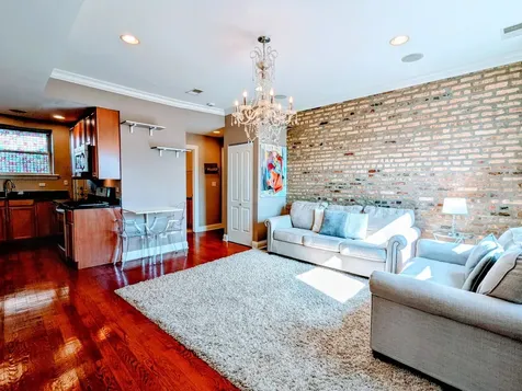 6146 North Ravenswood Avenue Chicago IL 60660