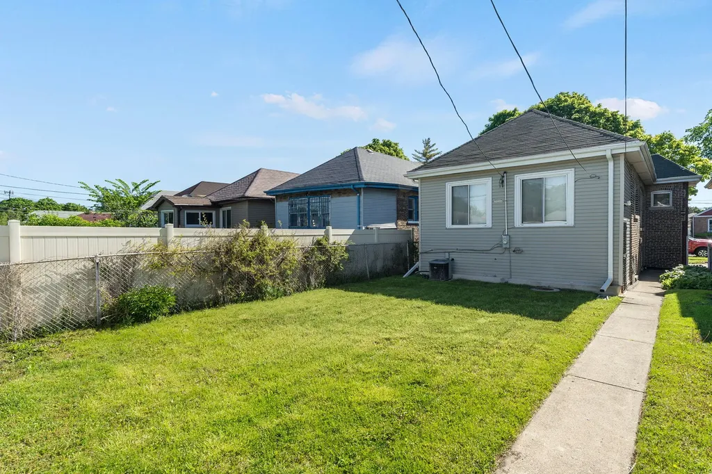 9836 South Drexel Avenue Chicago IL 60628