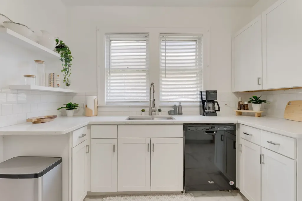 9836 South Drexel Avenue Chicago IL 60628