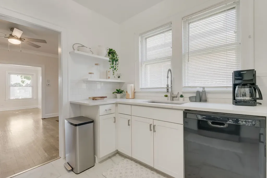 9836 South Drexel Avenue Chicago IL 60628