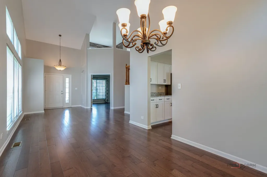4 Deer Creek Court Lake In The Hills IL 60156