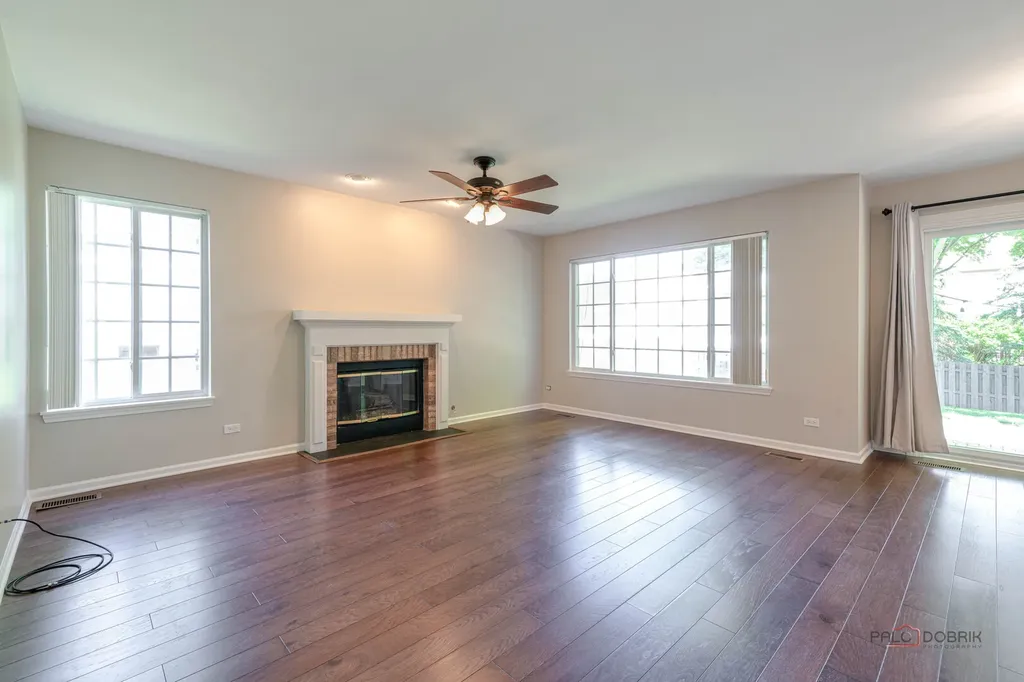 4 Deer Creek Court Lake In The Hills IL 60156