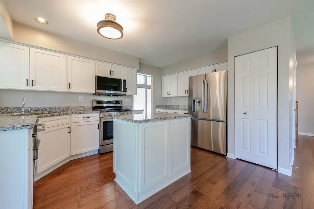 4 Deer Creek Court Lake In The Hills IL 60156