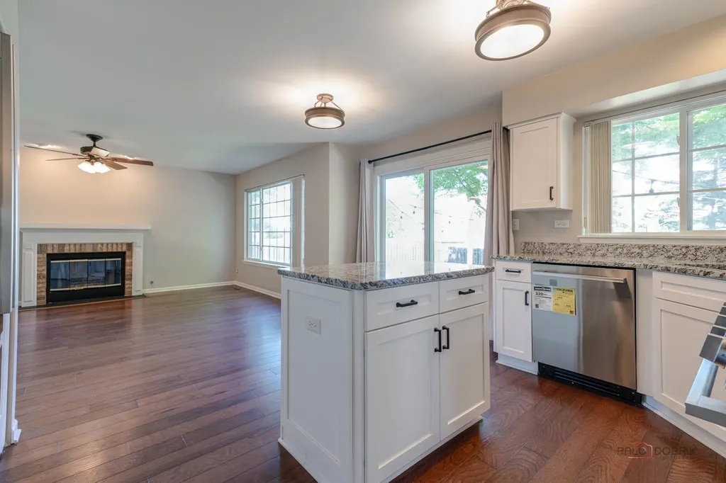 4 Deer Creek Court Lake In The Hills IL 60156