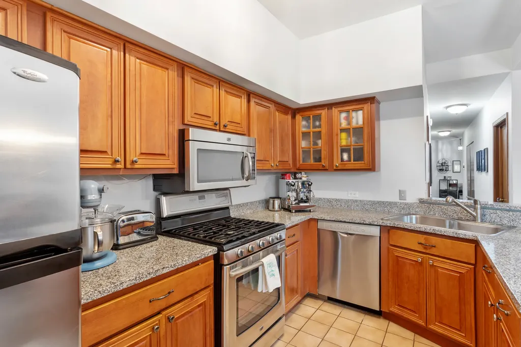 4336 North Kenmore Avenue Chicago IL 60613
