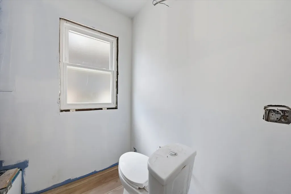 8016 South Perry Avenue Chicago IL 60620