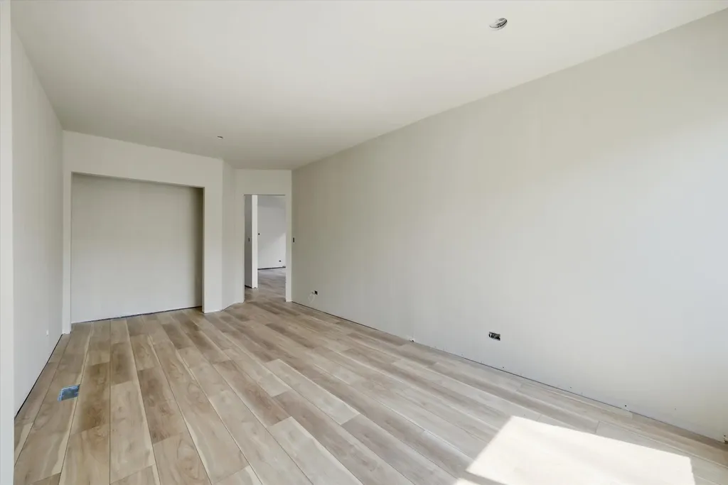 8016 South Perry Avenue Chicago IL 60620