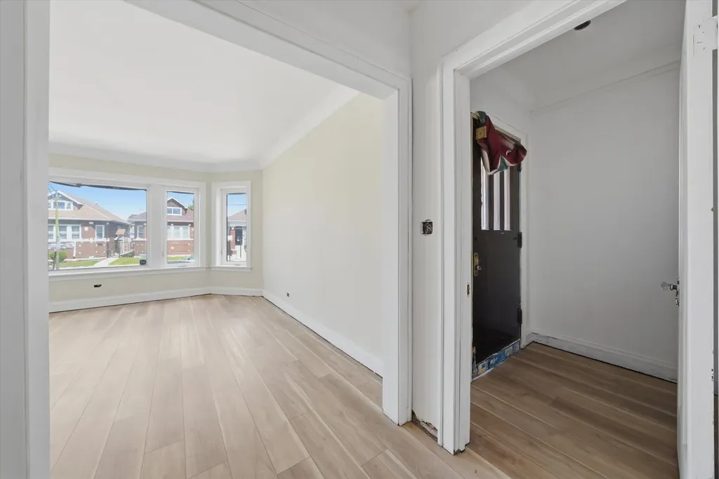 8016 South Perry Avenue Chicago IL 60620