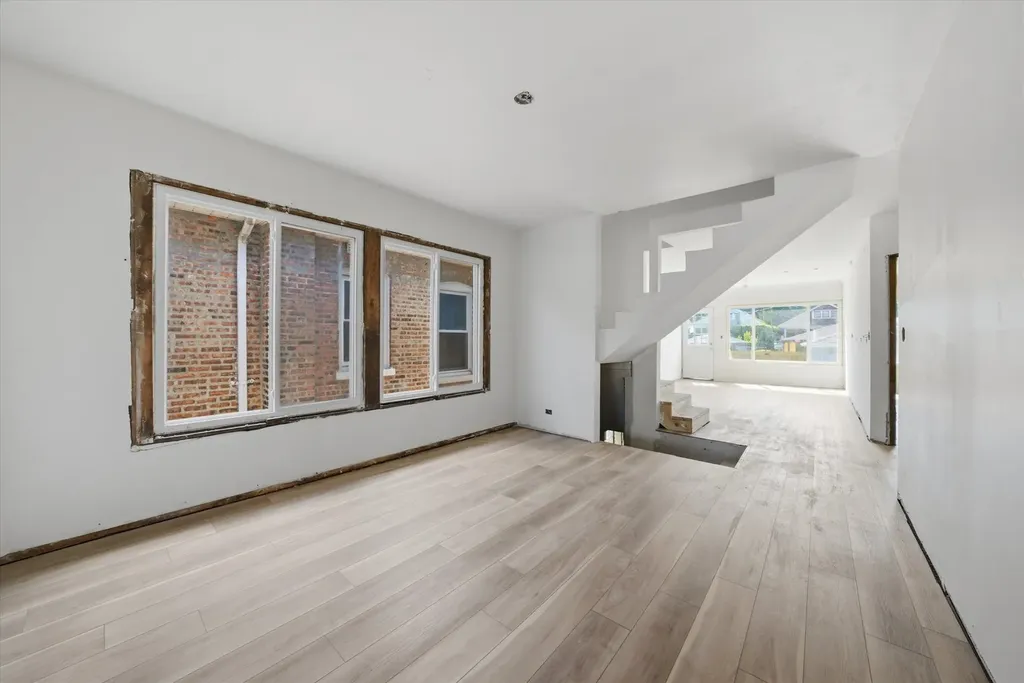 8016 South Perry Avenue Chicago IL 60620