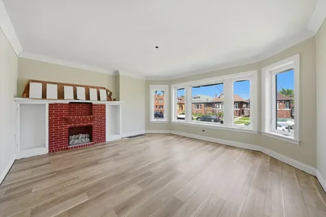 8016 South Perry Avenue Chicago IL 60620