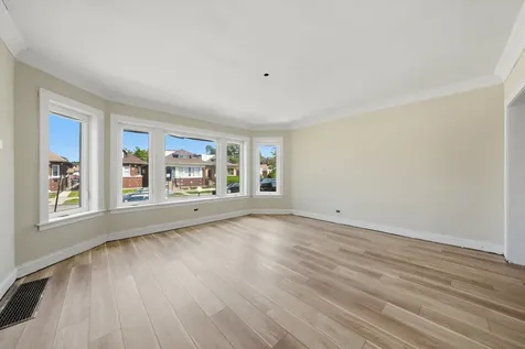 8016 South Perry Avenue Chicago IL 60620