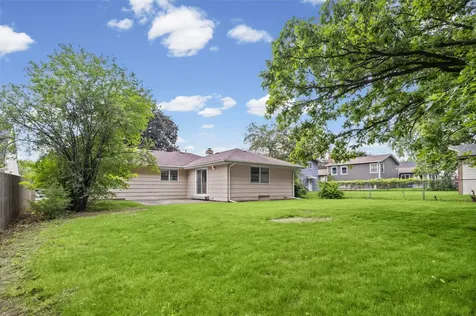 626 Greenbriar Lane Lindenhurst IL 60046