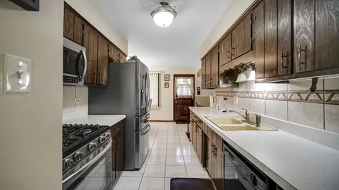 544 Thornwood Drive South Holland IL 60473