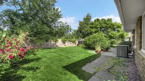 544 Thornwood Drive South Holland IL 60473