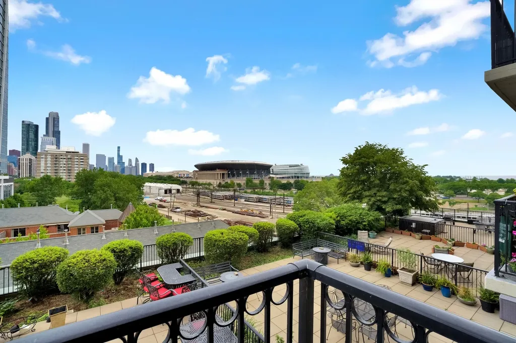 1717 South Prairie Avenue Chicago IL 60616