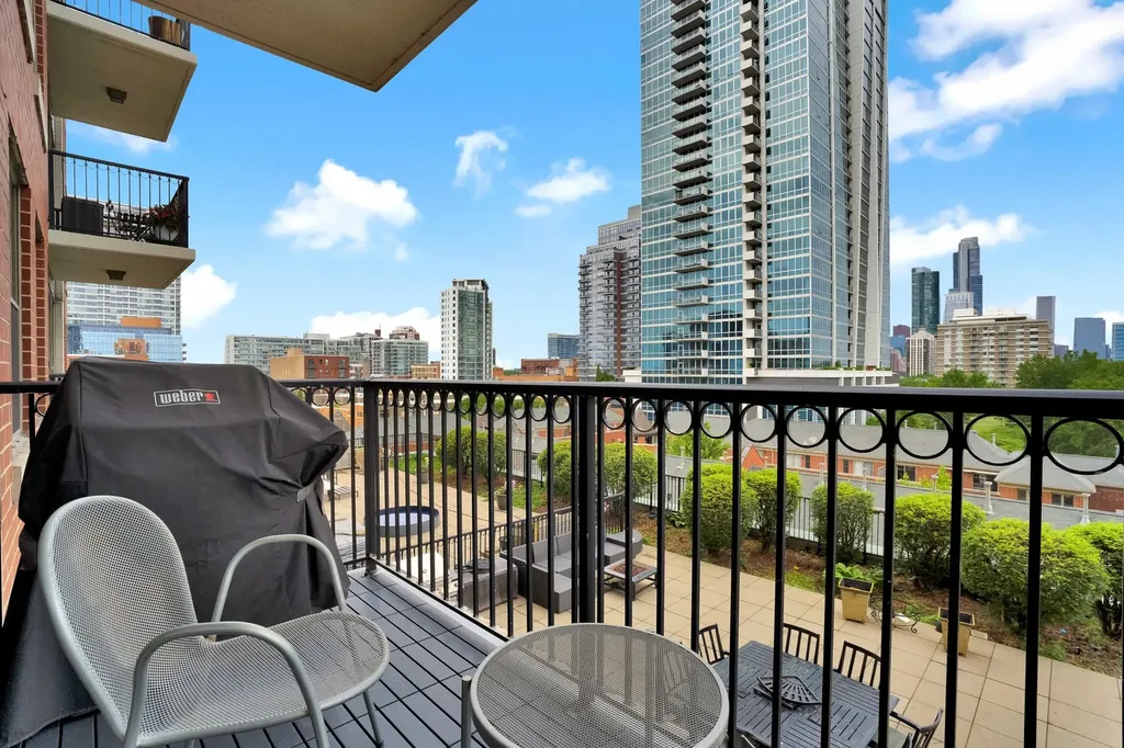 1717 South Prairie Avenue Chicago IL 60616