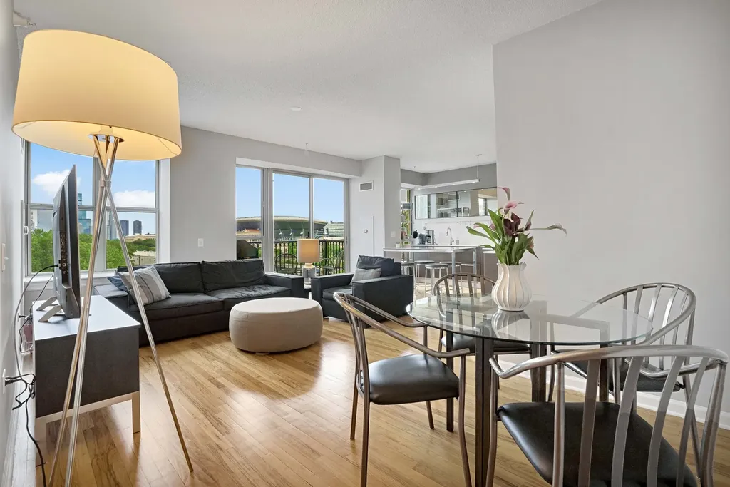 1717 South Prairie Avenue Chicago IL 60616