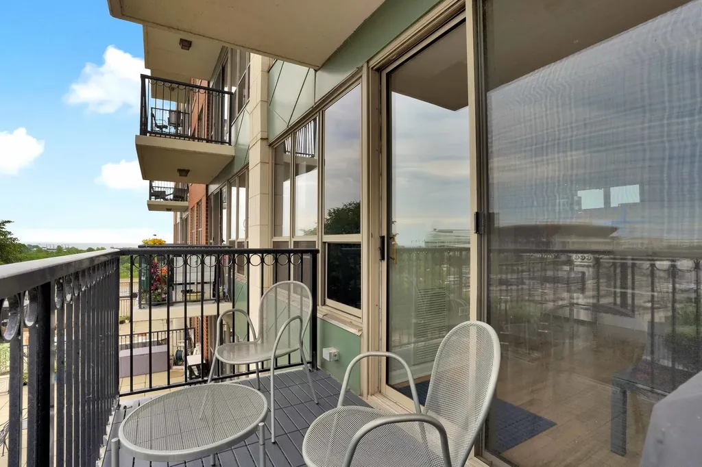 1717 South Prairie Avenue Chicago IL 60616