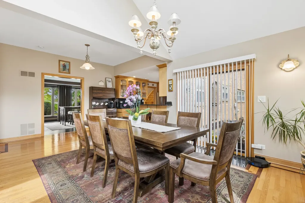 7911 West Rascher Avenue Chicago IL 60656