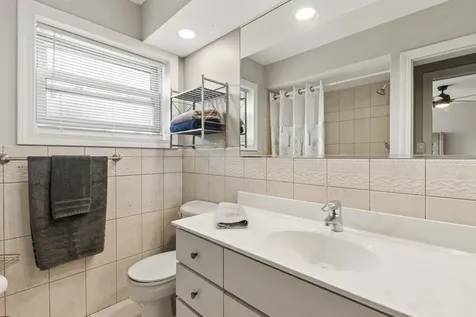 7911 West Rascher Avenue Chicago IL 60656