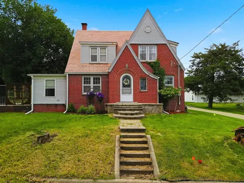 1301 Long Street Dixon IL 61021