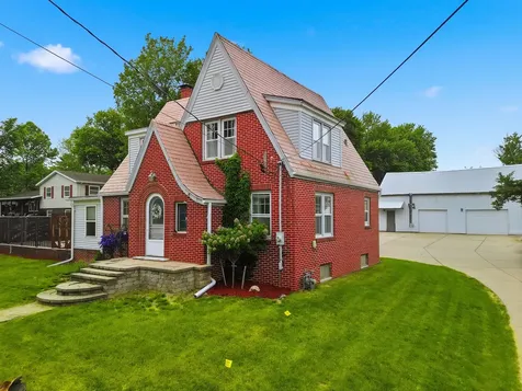 1301 Long Street Dixon IL 61021
