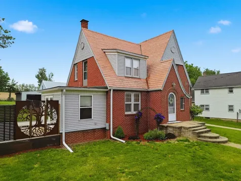 1301 Long Street Dixon IL 61021